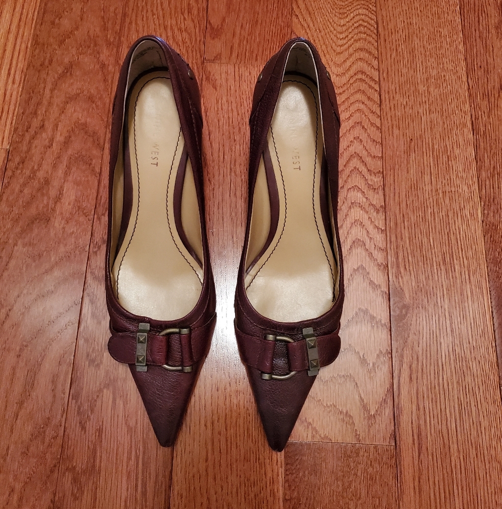Nine West burgundy leather upper pointy heels